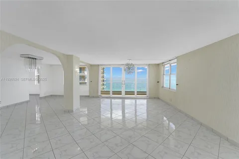 $849,000 | 1920 South Ocean Drive, Unit 16B, Hallandale Beach, FL 33009