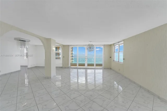 $800,000 | 1920 South Ocean Drive, Unit 16B, Hallandale Beach, FL 33009
