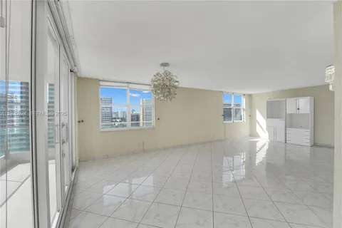 $849,000 | 1920 South Ocean Drive, Unit 16B, Hallandale Beach, FL 33009