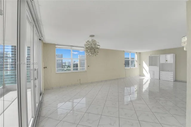 $800,000 | 1920 South Ocean Drive, Unit 16B, Hallandale Beach, FL 33009