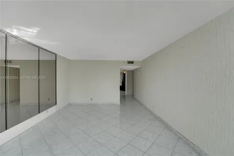 $849,000 | 1920 South Ocean Drive, Unit 16B, Hallandale Beach, FL 33009