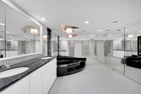 $849,000 | 1920 South Ocean Drive, Unit 16B, Hallandale Beach, FL 33009