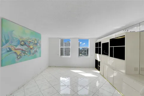 $849,000 | 1920 South Ocean Drive, Unit 16B, Hallandale Beach, FL 33009