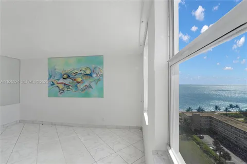 $849,000 | 1920 South Ocean Drive, Unit 16B, Hallandale Beach, FL 33009