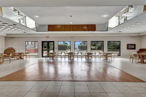 $849,000 | 1920 South Ocean Drive, Unit 16B, Hallandale Beach, FL 33009