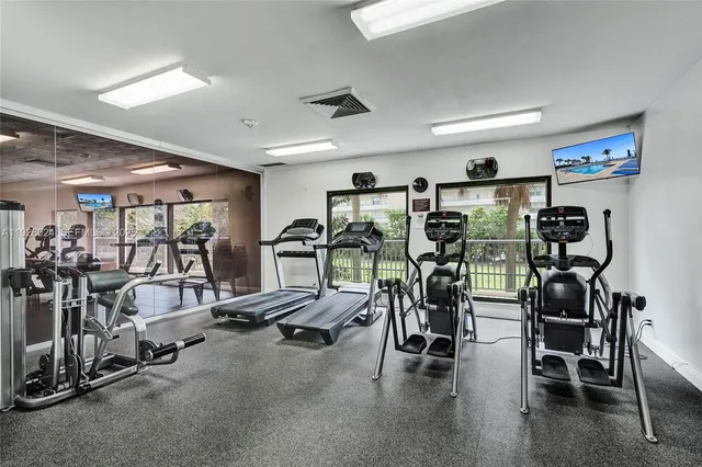 $800,000 | 1920 South Ocean Drive, Unit 16B, Hallandale Beach, FL 33009