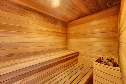 $849,000 | 1920 South Ocean Drive, Unit 16B, Hallandale Beach, FL 33009