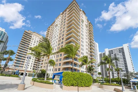 $849,000 | 1920 South Ocean Drive, Unit 16B, Hallandale Beach, FL 33009
