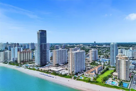 $849,000 | 1920 South Ocean Drive, Unit 16B, Hallandale Beach, FL 33009