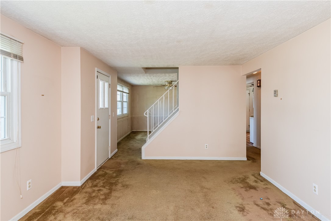 2700 Edna Lane Springfield, OH 45503 - Photo 7 of 37 Gallery Image 7