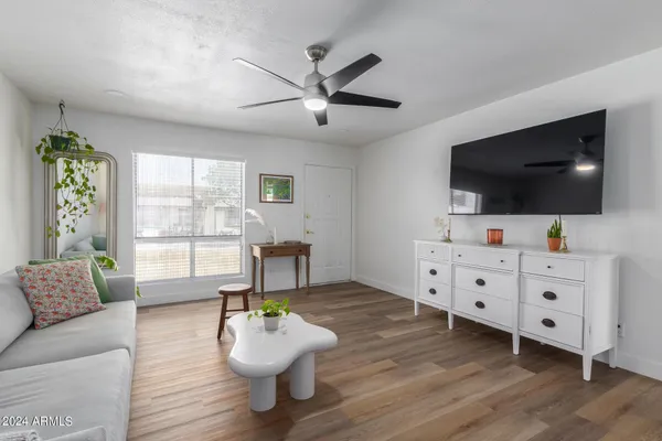 $2,000 | 8241 North Central Avenue, Unit 13, Phoenix, AZ 85020