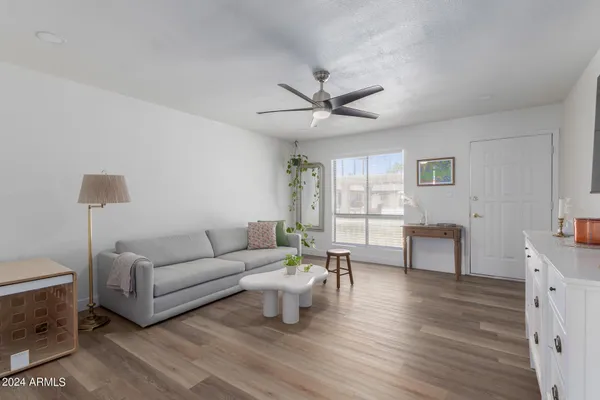$2,000 | 8241 North Central Avenue, Unit 13, Phoenix, AZ 85020