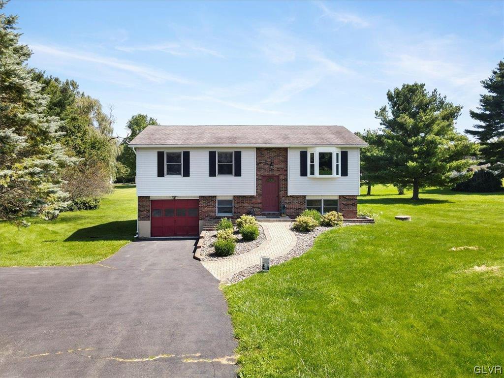 346 Long Mountain Road Effort, PA 18330 - Photo 5 of 48 Gallery Image 5