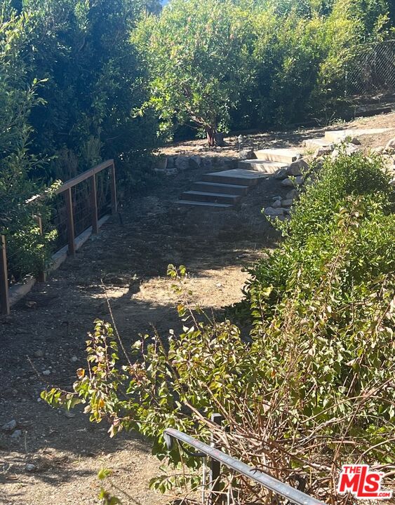 28908 Wight Road Malibu, CA 90265 - Photo 13 of 14