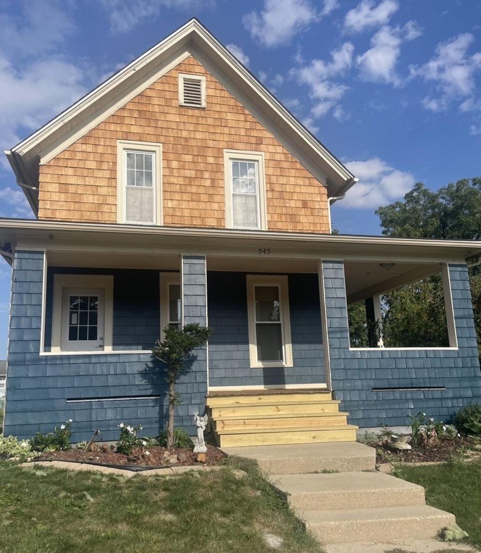 545 North Crystal Avenue, Unit 1 Elgin, IL 60123 - Photo 1 of 10