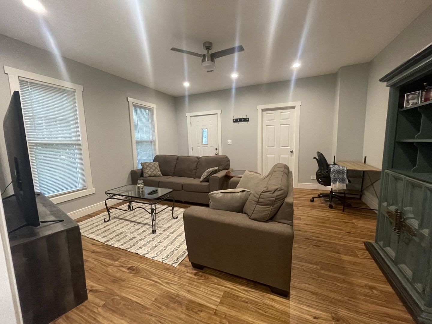 545 North Crystal Avenue, Unit 1 Elgin, IL 60123 - Photo 4 of 10