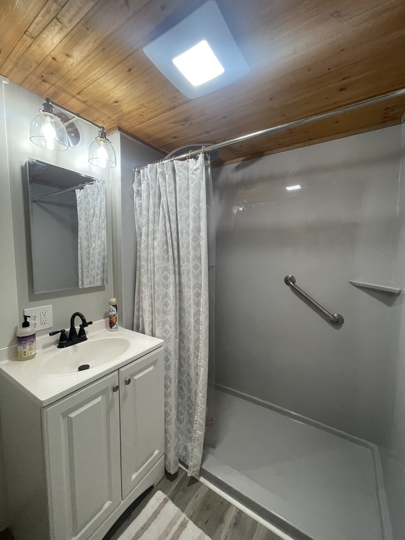545 North Crystal Avenue, Unit 1 Elgin, IL 60123 - Photo 9 of 10
