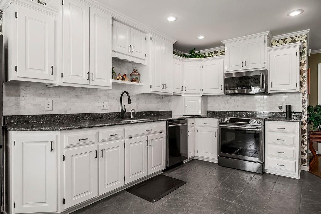 5973 Ogg Road Shawnee, KS 66218 - Photo 20 of 63