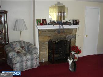 9535 Rising Sun Avenue Philadelphia, PA 19115 - Photo 3 of 12 Living Room