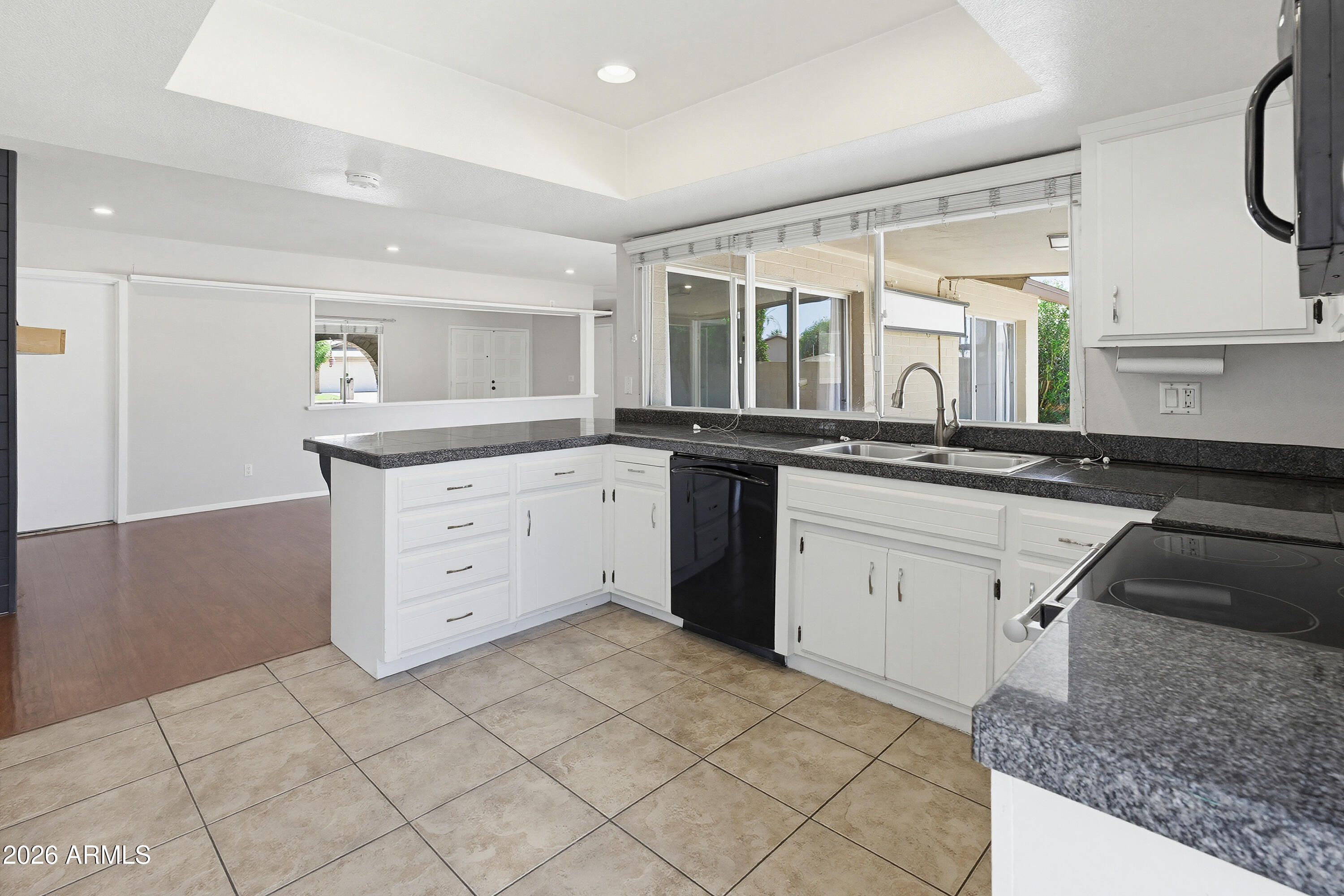 4844 West Royal Palm Road Glendale, AZ 85302 - Photo 13 of 54