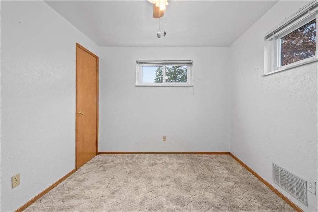 463 1st Street Pittsburgh, PA 15227 - Photo 15 of 20 an empty room with a window