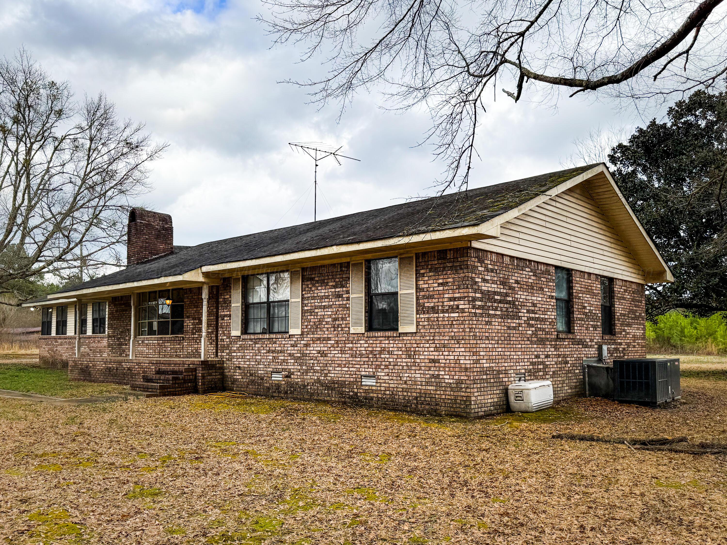 563 Weeks Circle Winfield, AL 35594 - Photo 3 of 32 Gallery Image 3