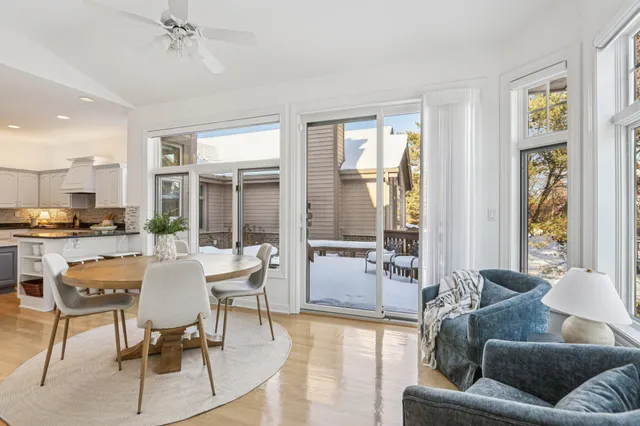 $799,900 | 870 Lake Hollow, Unit C, Brookfield, WI 53005