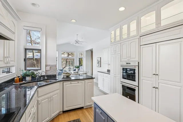 $799,900 | 870 Lake Hollow, Unit C, Brookfield, WI 53005