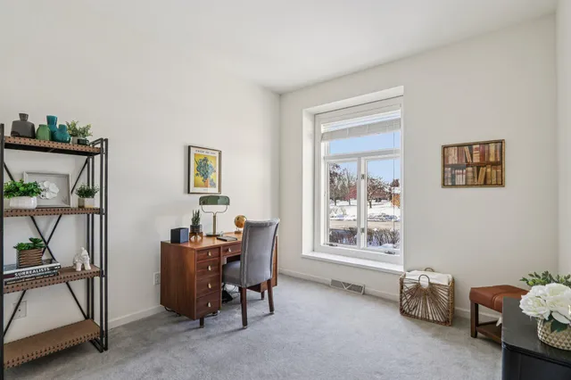 $799,900 | 870 Lake Hollow, Unit C, Brookfield, WI 53005