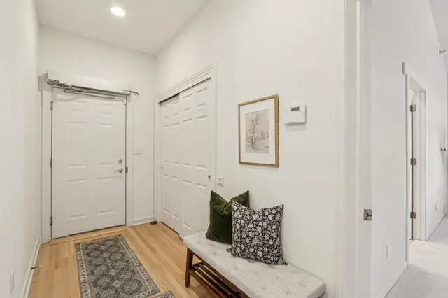 $799,900 | 870 Lake Hollow, Unit C, Brookfield, WI 53005