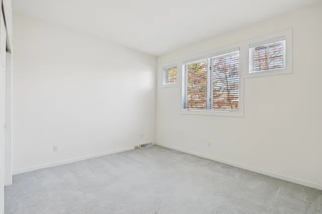 $799,900 | 870 Lake Hollow, Unit C, Brookfield, WI 53005