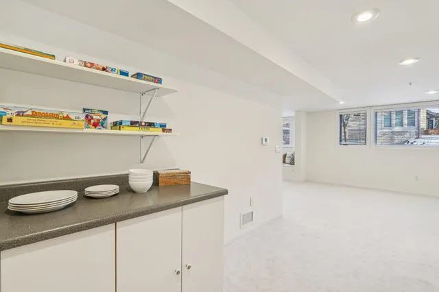 $799,900 | 870 Lake Hollow, Unit C, Brookfield, WI 53005