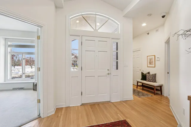 $799,900 | 870 Lake Hollow, Unit C, Brookfield, WI 53005