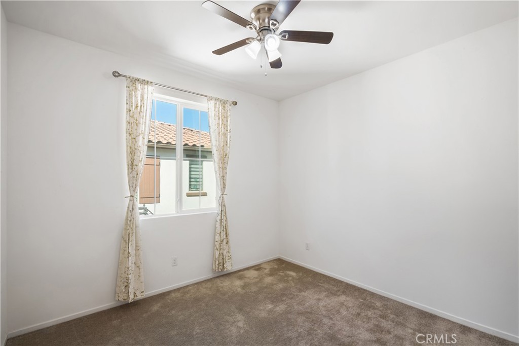 5604 Altamura Way, Unit 10 Fontana, CA 92336 - Photo 15 of 38