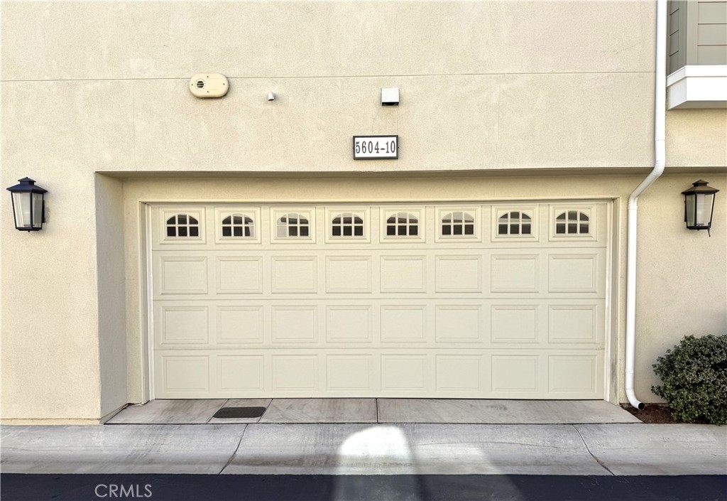 5604 Altamura Way, Unit 10 Fontana, CA 92336 - Photo 18 of 38 a view of washer and dryer
