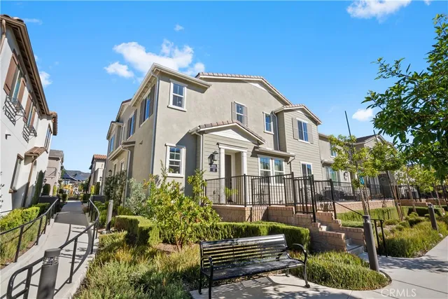 $599,900 | 5604 Altamura Way, Unit 10, Fontana, CA 92336