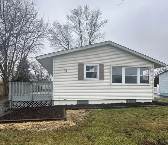 $2,100 | 93 East Elmwood Drive, Chicago Heights, IL 60411