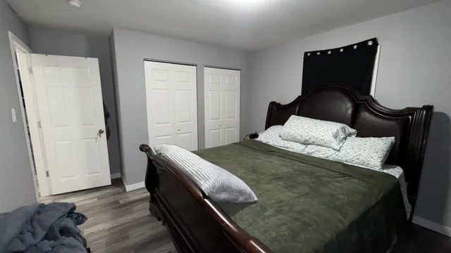 $2,100 | 93 East Elmwood Drive, Chicago Heights, IL 60411