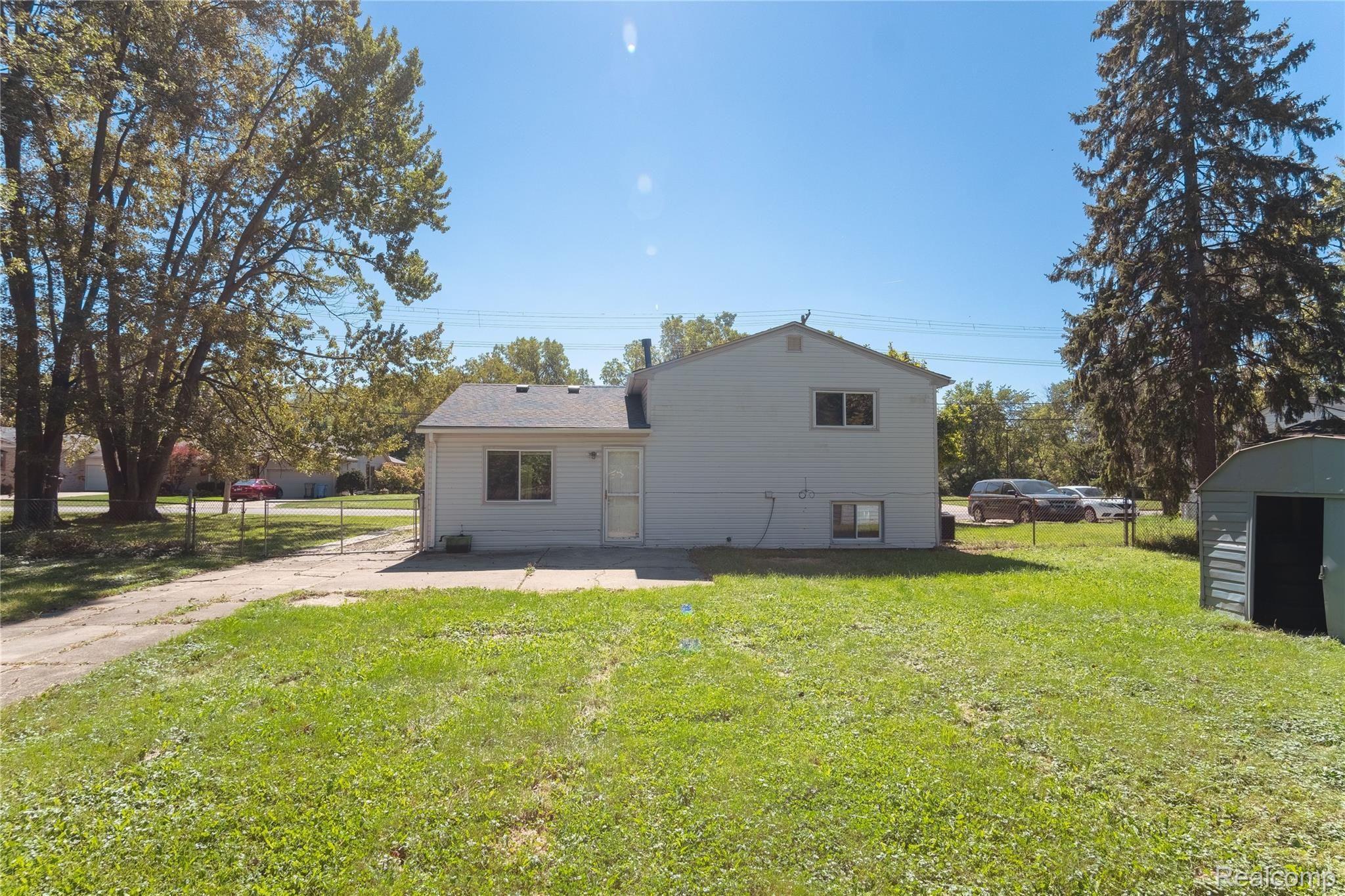 27804 Somerset Avenue Inkster, MI 48141 - Photo 29 of 31 Exteriors (5 of 8).jpg