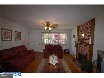 503 Riverview Road Claymont, DE 19703 - Photo 4 of 12 Living Room