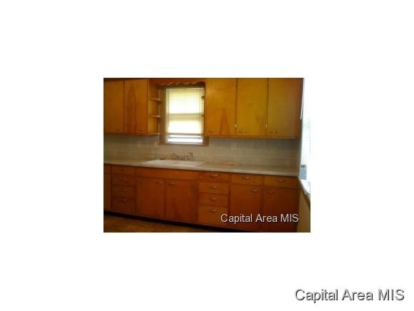 616 Garfield Street Springfield, IL 62702 - Photo 6 of 17