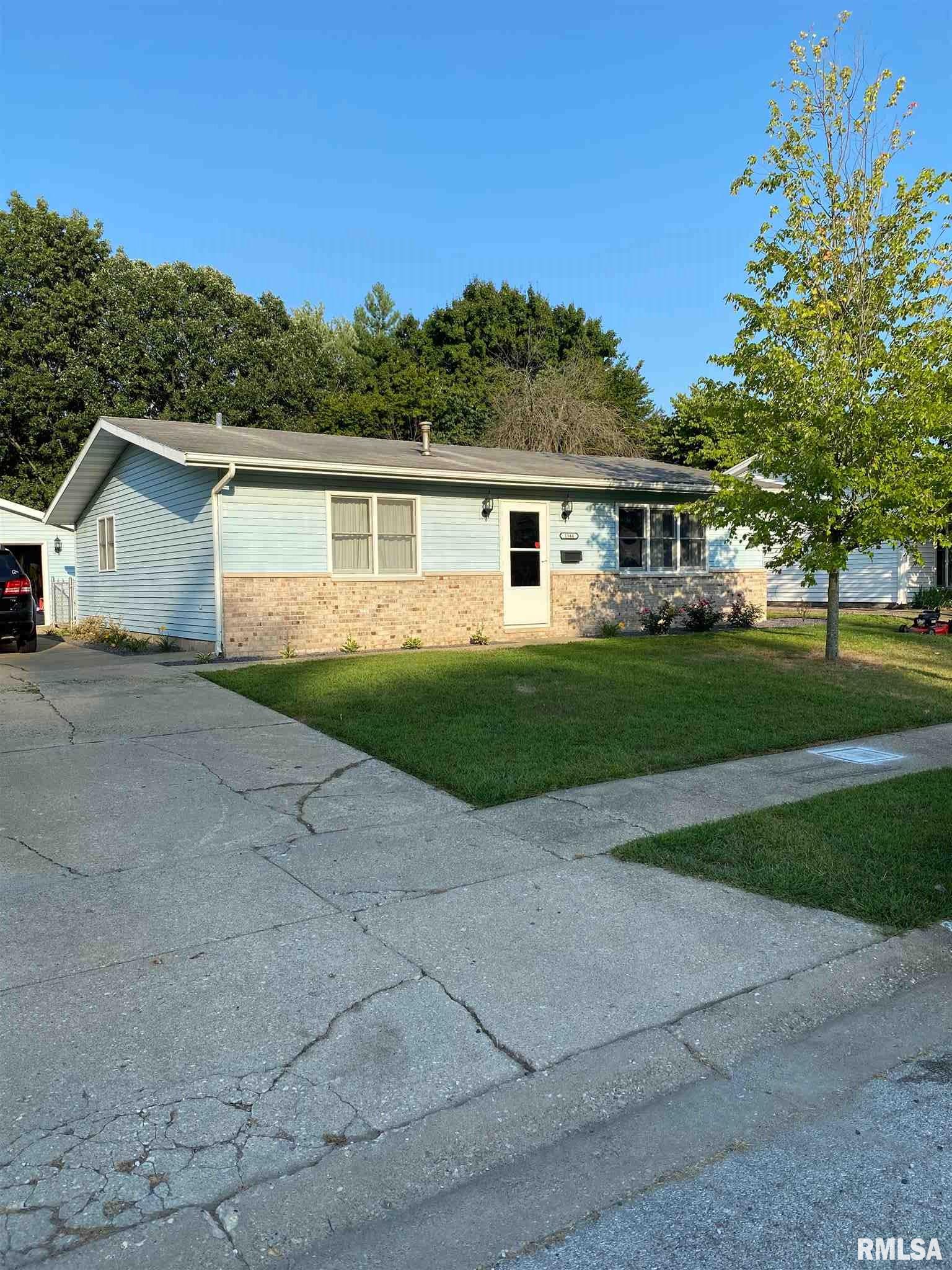 1344 Crestview Drive Springfield, IL 62702 - Photo 1 of 1