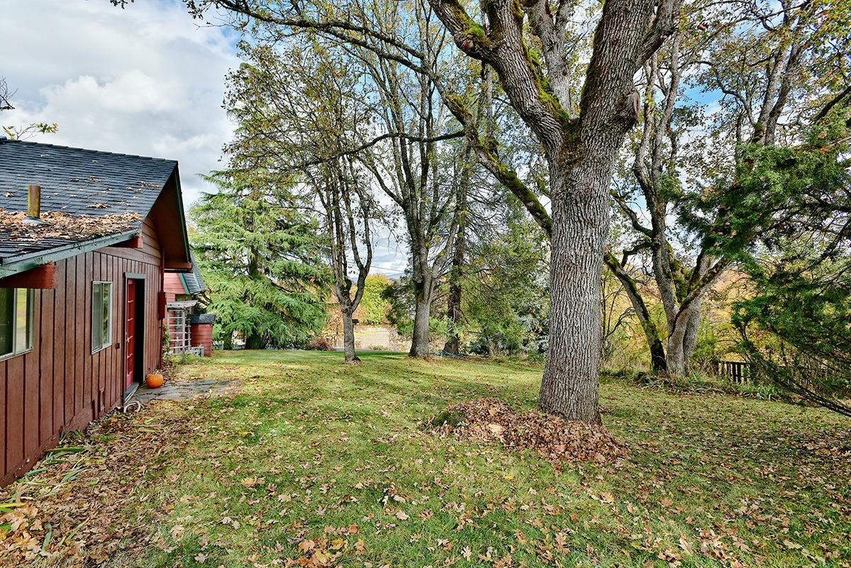 6389 Pioneer Road Medford, OR 97501 - Photo 31 of 35 Additional Photo