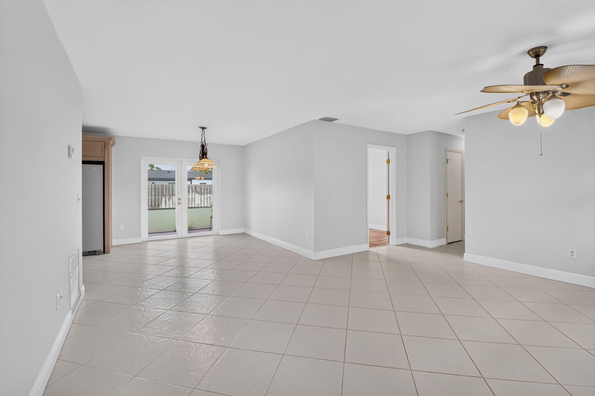 4599 Betelnut Street Boca Raton, FL 33428 - Photo 12 of 28 Living Room