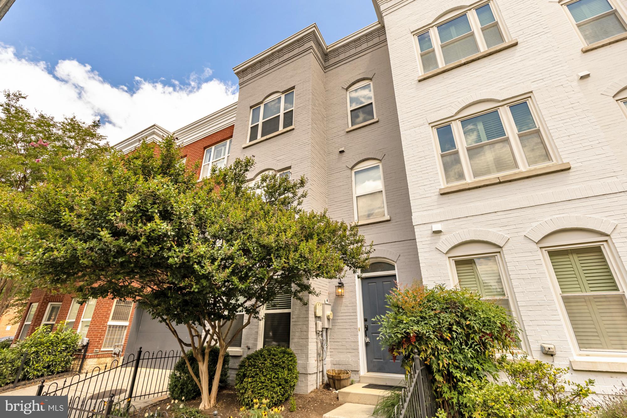 1227 V Street Northwest Washington, DC 20009 - Photo 3 of 38
