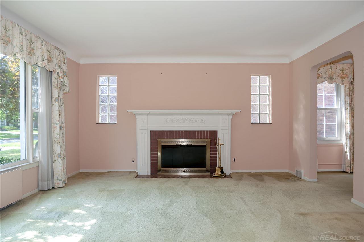 1676 Littlestone Road Grosse Pointe, MI 48236 - Photo 3 of 32 50052516-2.JPG