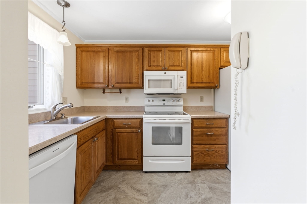 575 Bridge Road, Unit 113 Northampton, MA 01062 - Photo 12 of 40 Gallery Image 12