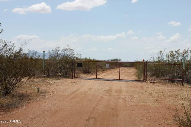 a view of outdoor space with city view