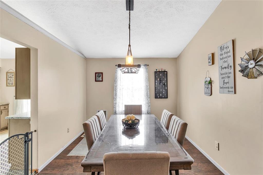 211 Teakwood Road Butler, PA 16001 - Photo 6 of 29 Gallery Image 6