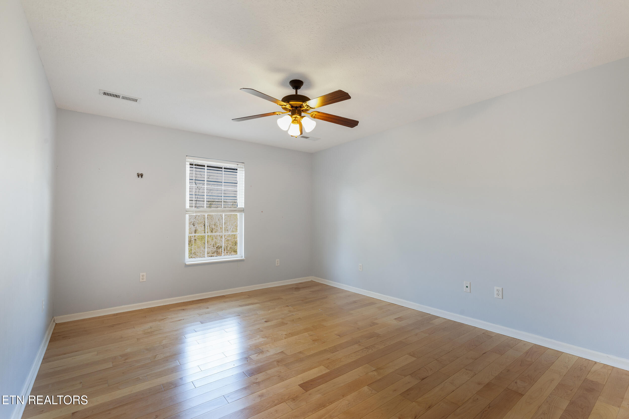 150 Morgan Field Road Wartburg, TN 37887 - Photo 29 of 47 Bedroom 3